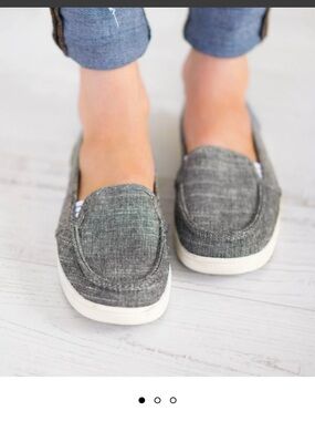 NOT RATED - MACKEREL CHARCOAL FLATS - Size 7 - Used as shown